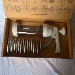 Pampered Chef Cookie Press #1525 Complete Set 16 Discs Christmas Cookie Ready!